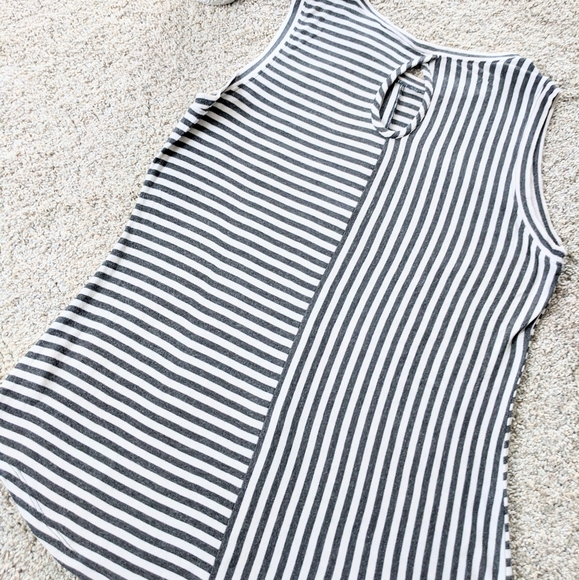 ⭐Black white Multi Stripe Cabi Tank Top Small⭐ - Picture 4 of 9